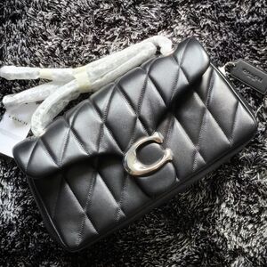 NWT COACH Tabby 26 with Pillow Quilting in Black/ Silver